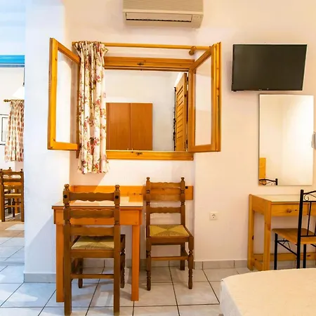 Comfort Double Or Twin Or Semi-basement Vendégház Párosz