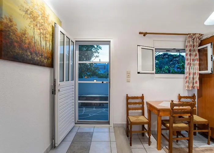 Comfort Double Or Twin Or Semi-basement 3* פארוס