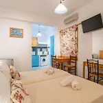Comfort Double Or Twin Or Semi-basement Penzion Páros