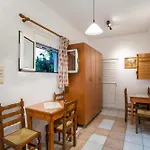 Comfort Double Or Twin Or Semi-basement Gæstehus Páros